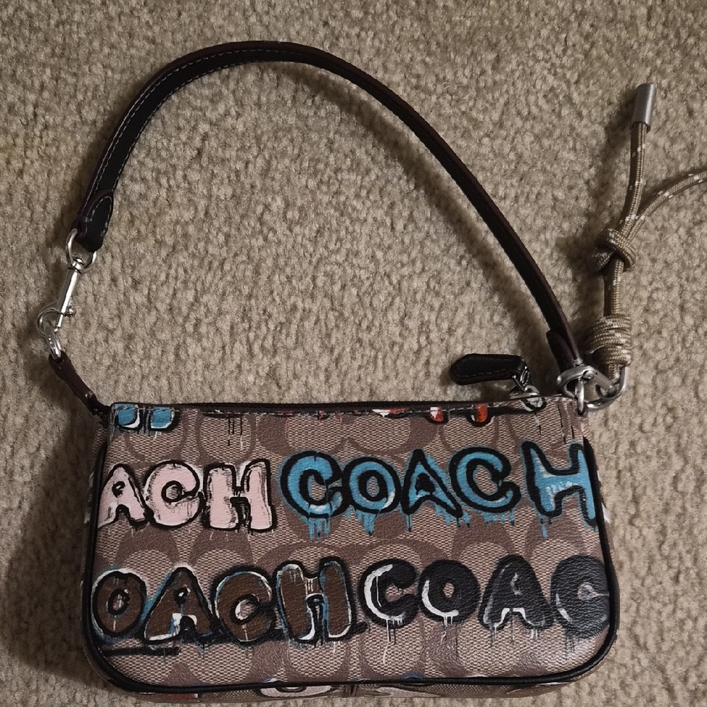 Coach Nolita 19